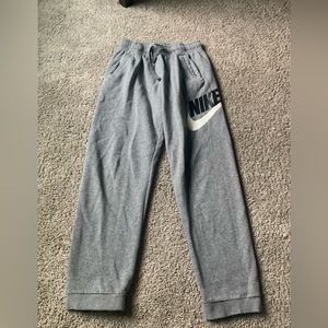 Boys grey Nike sweatpants